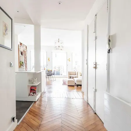 Glorious Family - 100 Sqm- Central Appartement *